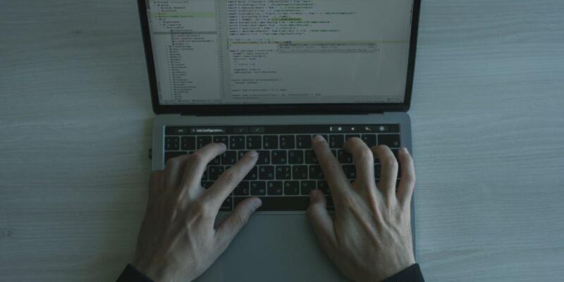 Zuverlässigkeit von Software-Prozessen sicherstellen: Ein Überblick